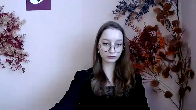 Snapshot of Curlyyy_Girl chatting on November 2025 11:20:01 AM Curlyyy Girl online show from November 2025 11:20:01 AM