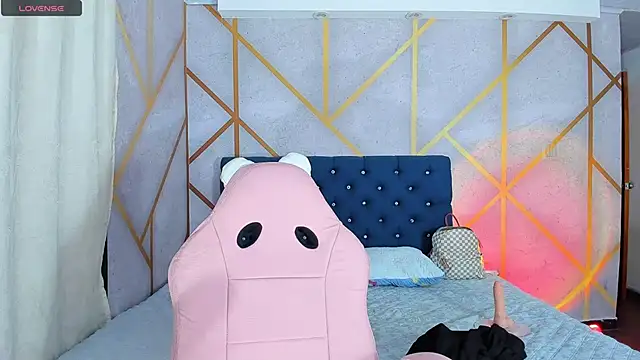  vaiolet owo online show from January 2026 06:27:02 AM