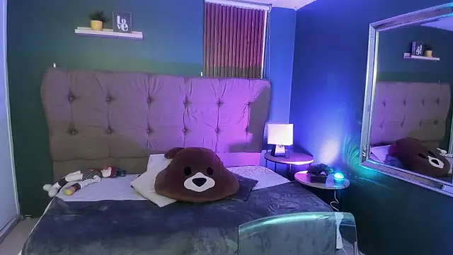 Snapshot of Roseliin chatting on December 2025 11:15:01 AM Roseliin online show from December 2025 11:15:01 AM