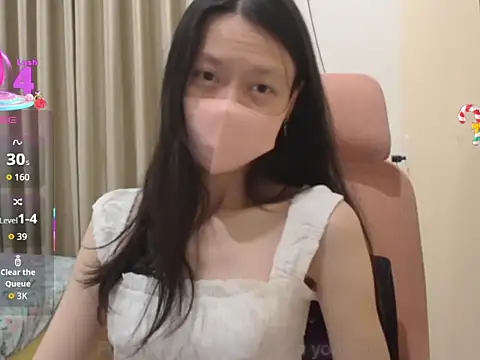 Snapshot of Lil-Cherries chatting on November 2025 07:24:01 PM Lil-Cherries online show from November 2025 07:24:01 PM