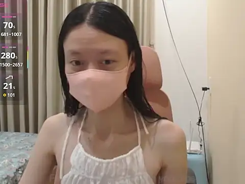 Snapshot of Lil-Cherries chatting on November 2025 11:22:01 AM Lil-Cherries online show from November 2025 11:22:01 AM