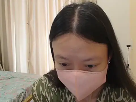 Snapshot of Lil-Cherries chatting on January 2026 02:47:02 AM Lil-Cherries online show from January 2026 02:47:02 AM