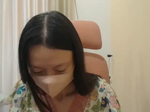 Lil-Cherries online show from April 2026 03:49:02 AM