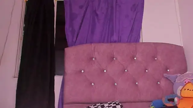 amy  a online show from December 2025 05:24:01 AM