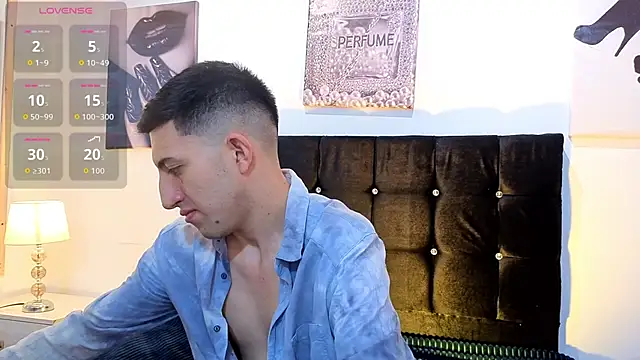 Un Sluttyy online show from February 2026 11:39:01 AM