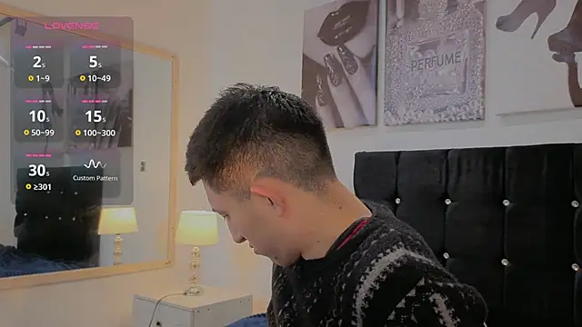 Un Sluttyy online show from March 2026 11:15:01 AM