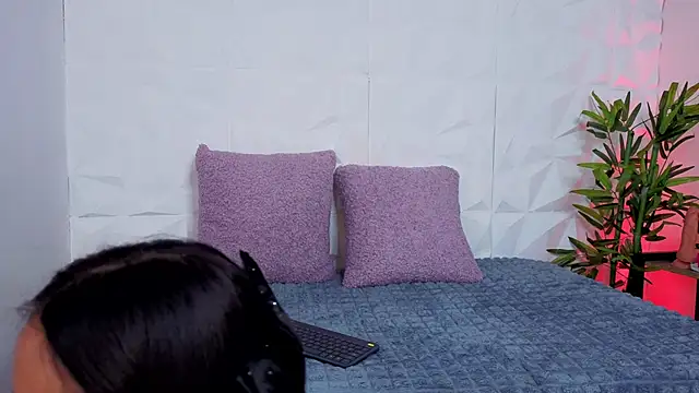 Snapshot of AuroraLanee_ chatting on November 2025 06:40:02 PM AuroraLanee online show from November 2025 06:40:02 PM