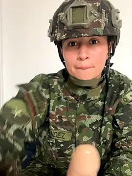 Snapshot of Miia_Hoot chatting on November 2025 05:34:02 PM Miia Hoot online show from November 2025 05:34:02 PM