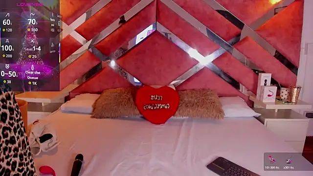 Snapshot of Lily_Queen30 chatting on December 2025 08:06:02 PM Lily Queen30 online show from December 2025 08:06:02 PM