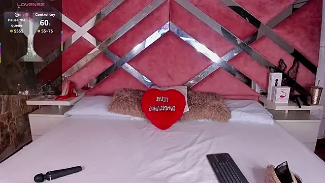 Snapshot of Lily_Queen30 chatting on January 2026 08:36:02 PM Lily Queen30 online show from January 2026 08:36:02 PM