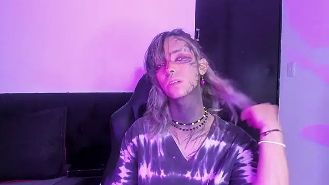 luxiel  online show from November 2025 10:48:02 PM