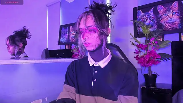 luxiel  online show from November 2025 08:42:01 PM