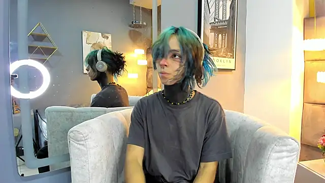 luxiel  online show from March 2026 08:43:01 PM