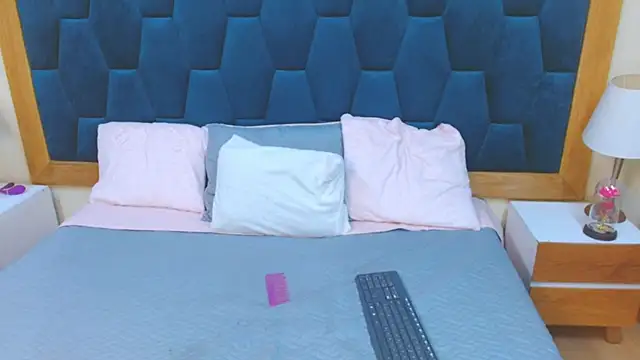 morrigan luxus2 online show from January 2026 07:11:01 PM