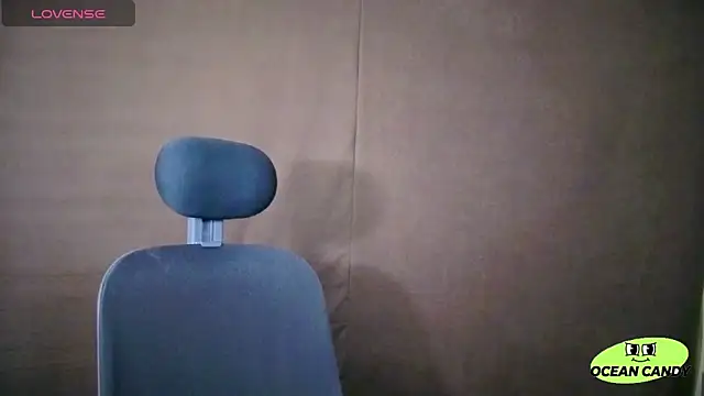 Snapshot of OceanCandy chatting on April 2026 05:28:01 PM OceanCandy online show from April 2026 05:28:01 PM