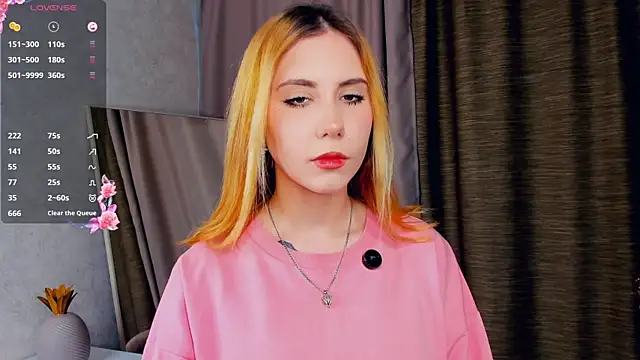 Snapshot of LilyMaiorano chatting on November 2025 05:39:01 AM LilyMaiorano online show from November 2025 05:39:01 AM