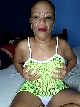 Snapshot of CUTE_V_LOVE chatting on December 2025 01:28:02 PM CUTE V LOVE online show from December 2025 01:28:02 PM