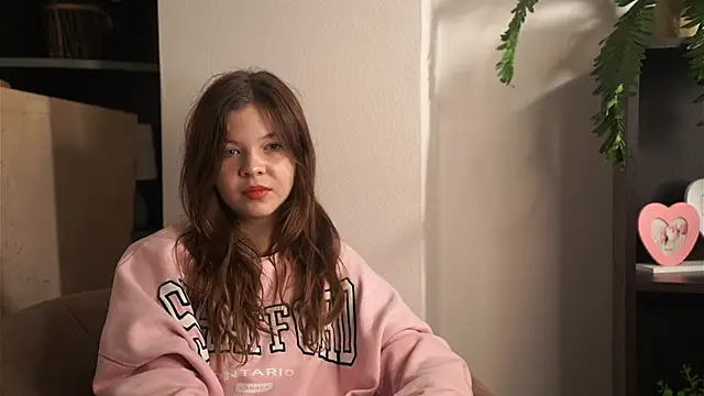 Snapshot of SandiBrucz chatting on November 2025 03:39:02 AM SandiBrucz online show from November 2025 03:39:02 AM