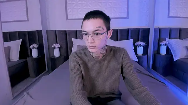 Snapshot of Ionarne chatting on November 2025 12:16:01 PM Ionarne online show from November 2025 12:16:01 PM