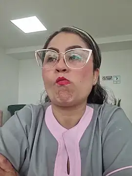 Snapshot of Laurenwc chatting on November 2025 05:13:01 PM Laurenwc online show from November 2025 05:13:01 PM