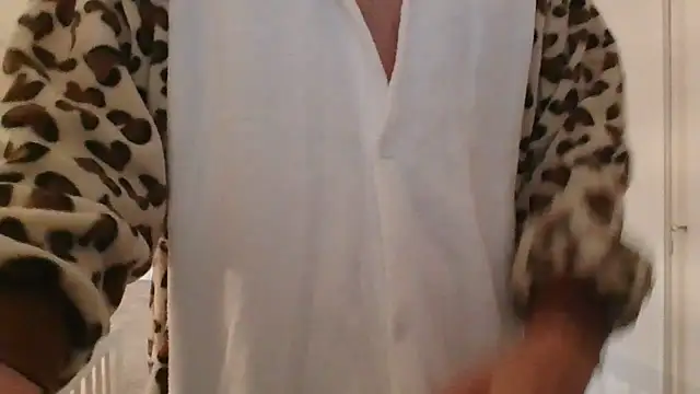 Snapshot of CuteDaddy92 chatting on December 2025 09:03:01 AM CuteDaddy92 online show from December 2025 09:03:01 AM