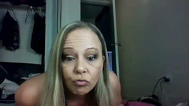 nikkibae33 online show from January 2026 08:32:01 PM