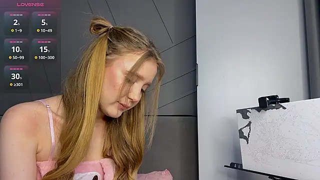 MiraJuicyJune online show from March 2026 04:30:02 AM