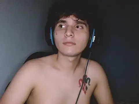 Snapshot of suggarboy03 chatting on November 2025 02:43:02 AM suggarboy03 online show from November 2025 02:43:02 AM