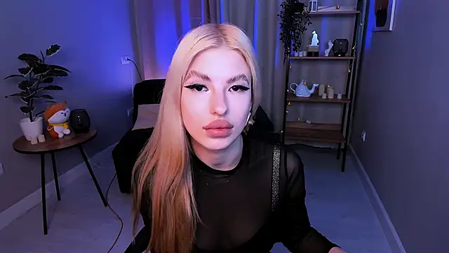 Snapshot of desperate_ramona chatting on November 2025 10:32:02 PM desperate ramona online show from November 2025 10:32:02 PM