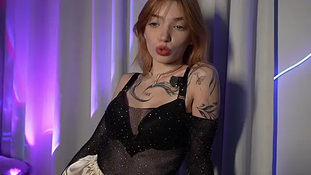 LinaaVelle online show from May 2026 12:26:01 AM