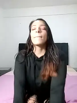 Vianca Costt online show from December 2025 04:11:02 AM