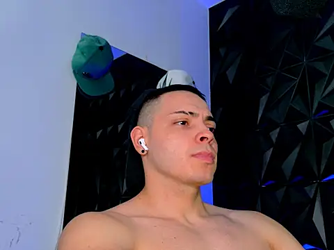 Snapshot of Maxwell_Dupont chatting on November 2025 07:56:01 PM Maxwell Dupont online show from November 2025 07:56:01 PM