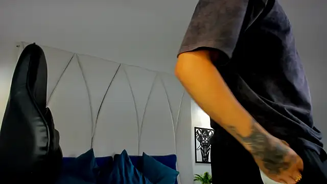 Snapshot of Maxwell_Dupont chatting on December 2025 07:30:02 PM Maxwell Dupont online show from December 2025 07:30:02 PM