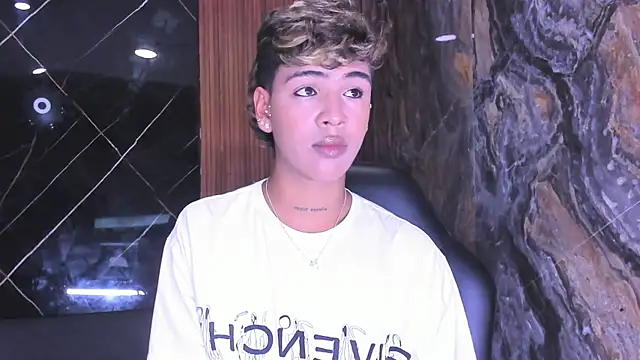 Snapshot of Timmy_Kiing_ chatting on November 2025 08:41:02 PM Timmy Kiing online show from November 2025 08:41:02 PM