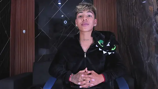 Snapshot of Timmy_Kiing_ chatting on November 2025 08:52:02 PM Timmy Kiing online show from November 2025 08:52:02 PM