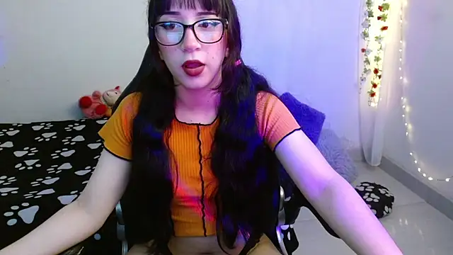 Snapshot of violetasweettt chatting on November 2025 12:32:02 AM violetasweettt online show from November 2025 12:32:02 AM