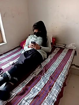 Sunita-collage online show from November 2025 05:51:02 AM