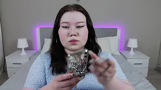 EvaNova  online show from November 2025 04:23:02 AM