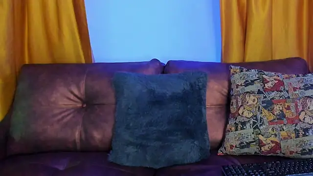 Snapshot of Desirelust_ chatting on November 2025 12:04:01 PM Desirelust online show from November 2025 12:04:01 PM