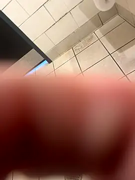 Snapshot of lloway2 chatting on November 2025 11:03:01 PM lloway2 online show from November 2025 11:03:01 PM