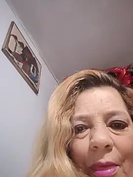 karlaanqui1 online show from December 2025 10:44:02 AM