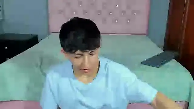 ElanGiraldo online show from January 2026 10:00:02 PM