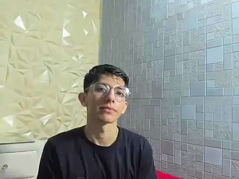 ElanGiraldo online show from February 2026 11:43:02 PM