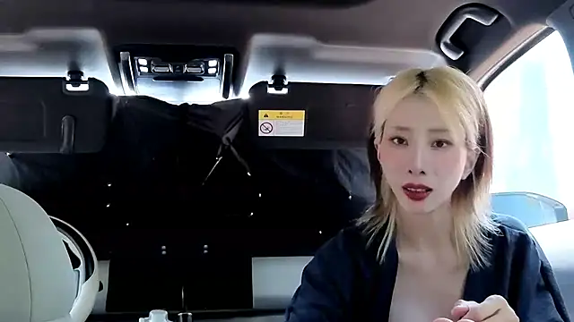 MoonVelour999 online show from April 2026 07:24:02 AM