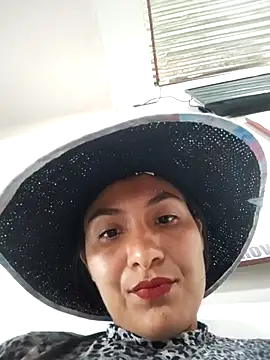 Snapshot of Uvit chatting on January 2026 05:40:01 PM Uvit online show from January 2026 05:40:01 PM