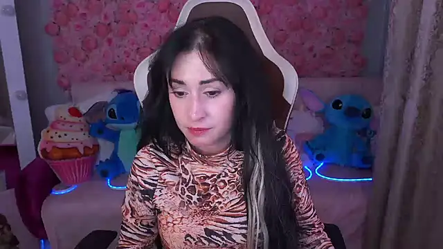 Snapshot of CarolinaaFoxyyy chatting on June 2026 07:05:01 PM CarolinaaFoxyyy online show from June 2026 07:05:01 PM