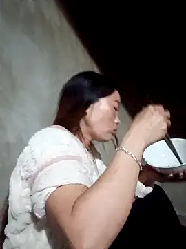 Snapshot of blonde_blg chatting on March 2026 12:01:01 PM blonde blg online show from March 2026 12:01:01 PM