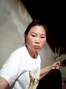 Snapshot of blonde_blg chatting on March 2026 12:05:01 PM blonde blg online show from March 2026 12:05:01 PM