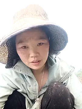 Snapshot of blonde_blg chatting on March 2026 02:24:02 AM blonde blg online show from March 2026 02:24:02 AM