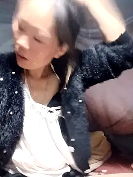 Snapshot of blonde_blg chatting on April 2026 01:41:01 PM blonde blg online show from April 2026 01:41:01 PM